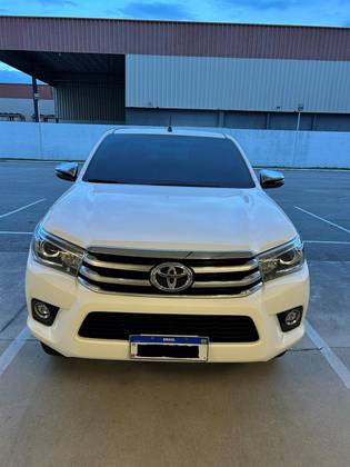 TOYOTA HILUX 2.8 SRX 4X4 CD 16V DIESEL 4P AUTOMÁTICO